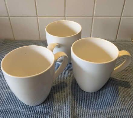 Photo of free Large ceramic mugs x3 (Hook RG27) #4