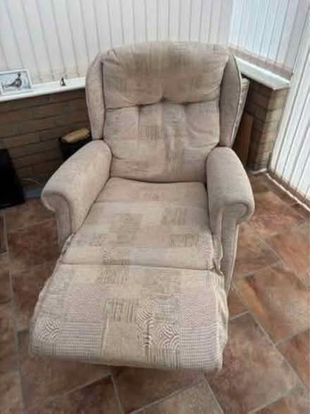 Photo of free 2 Seater sofa and 2 chairs (Wiggenhall st Germans PE34) #2