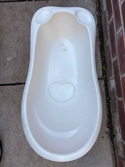 Photo of free Baby bath (L11) #2