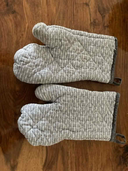 Photo of free 2 oven mittens (W12) #1