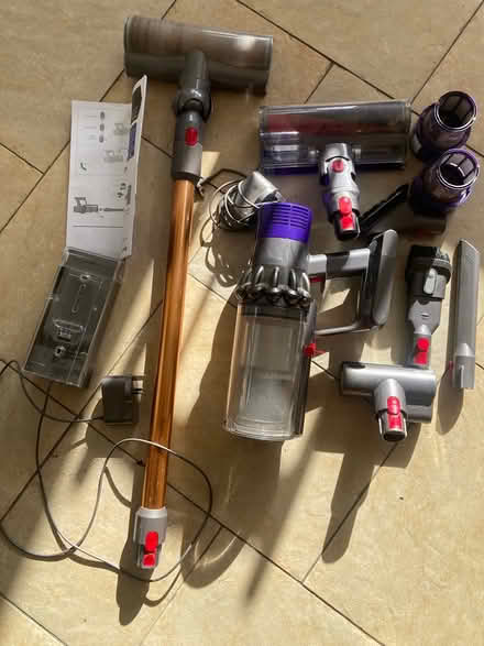 Photo of free Dyson vacuum Cyclone V10 (Oxford OX4, near Iffley Road) #1
