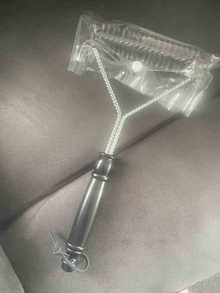 Photo of free Wire brush (Upshire EN9) #1