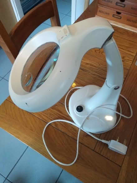 Photo of free Magnifying light (Moor Allerton LS17) #1