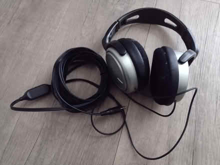 Photo of free Philips wired headphones (Leicester City Centre LE1) #2