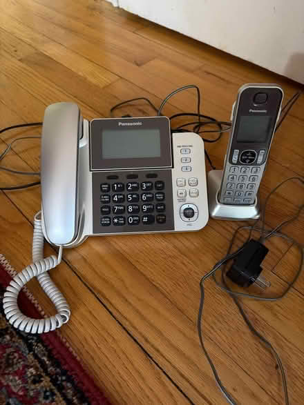 Photo of free Panasonic phone and headset (Metuchen NJ) #2