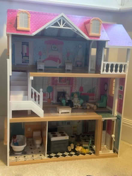 Photo of free Wooden Doll House (CR0) #1