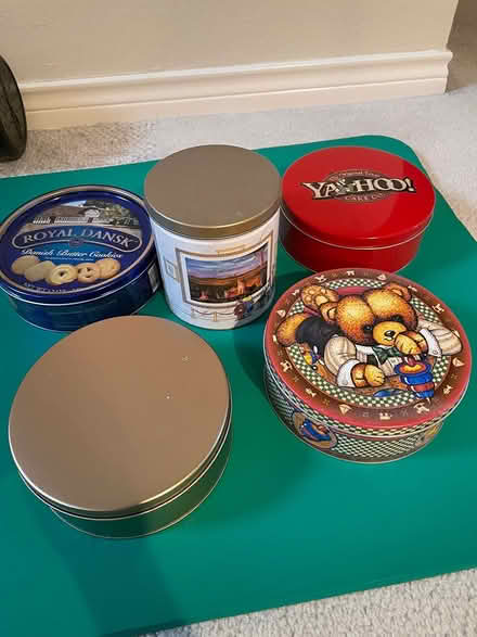 Photo of free Empty cookie tins (West Plano) #1