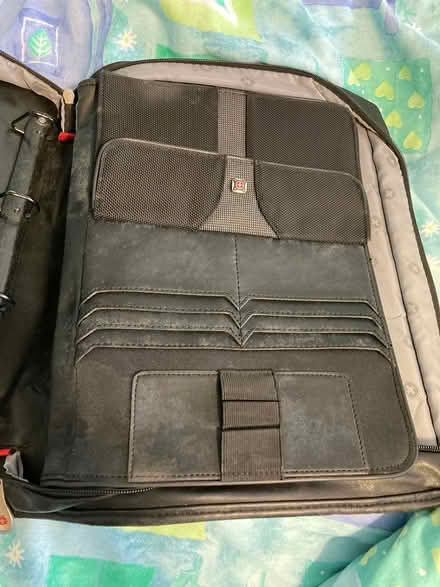 Photo of free Wenger bag like a briefcase? (CM12) #4