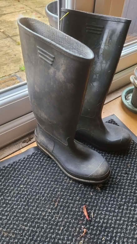 Photo of free Black wellies size 6 (39) (Curbridge OX29) #1