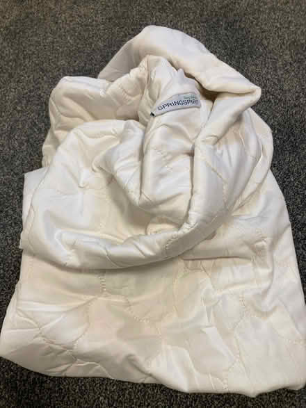 Photo of free Bedding for child cot bed (AB32) #4