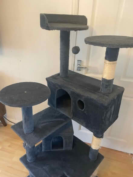 Photo of free Cat tower/scratching post (GU3 worplesdon) #2