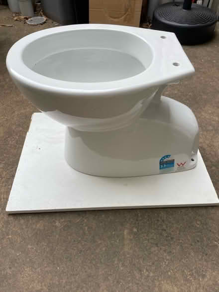 Photo of free White full surround WC pan (Davistown) #1