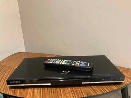 Photo of free Samsung Blu-ray player (New Mills SK22) #1