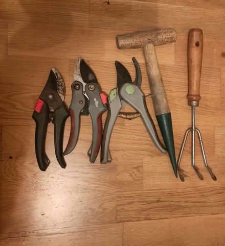 Photo of free Various garden hand tools (Cowley OX4) #1