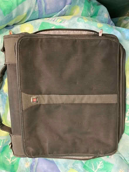 Photo of free Wenger bag like a briefcase? (CM12) #1