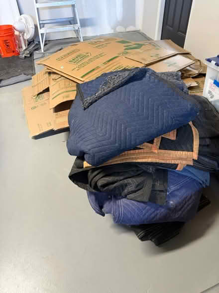 Photo of free Moving boxes and blankets (Willow Glen) #1