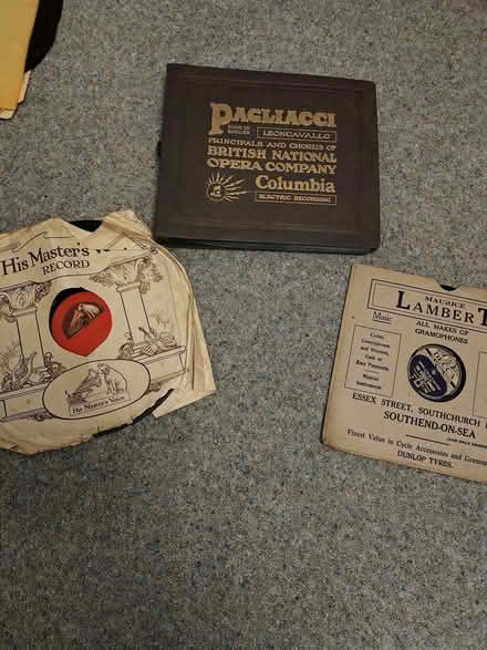 Photo of free box of 60 78 RPM discs (Dyke Road area BN1) #1