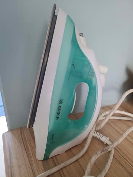 Photo of free Bosch steam iron (Hutton CM13) #1