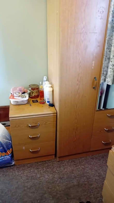 Photo of free Wardrobe/ 2 chest drawers (Lower Clapton E9) #3