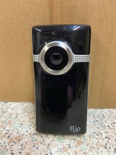 Photo of free Flip Video Camera (Aigburth L19) #1