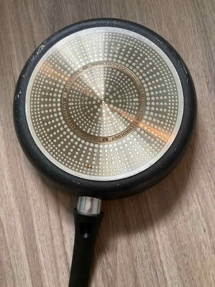 Photo of free Large frying pan (AB32) #3