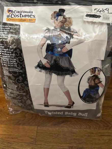 Photo of free Adult Halloween Costume (Clason Point Bronx NY) #1