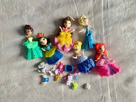 Photo of free Disney Princess Minis Play Set, Box Included (Fleetwood FY7) #1