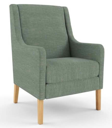 Photo of Settee and 1 or 2 armchairs (Heysham LA3) #2