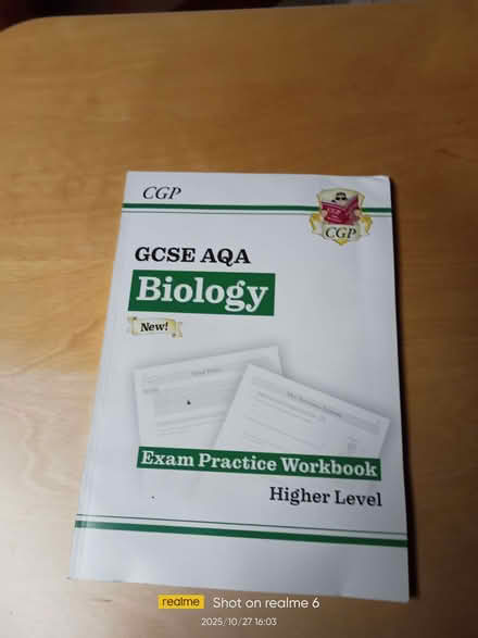 Photo of free GCSE Science Guides (Fords Farm RG31) #1