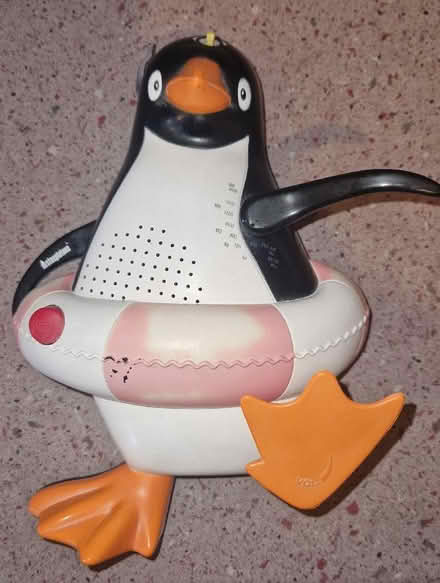 Photo of free Penguin AM/FM Radio (Addiscombe CR0) #1