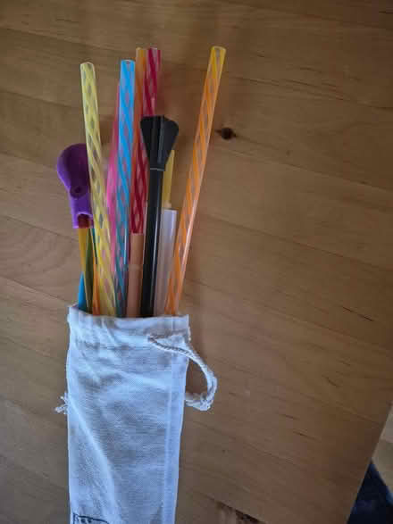Photo of free plastic straws (20817) #1