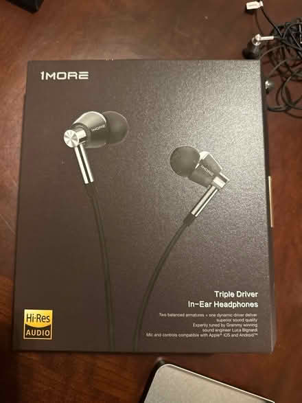 Photo of free Headphones (Maple Lawn) #1