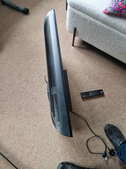 Photo of free Sony Bravia 32" (CR3 6LR) #4