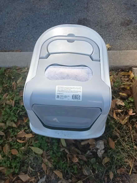 Photo of free Litter Box Igloo with Scooper (Yeadon) #1