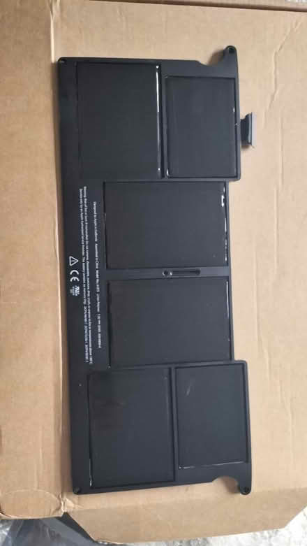 Photo of free macbook battery (Clapham, SW4) #2