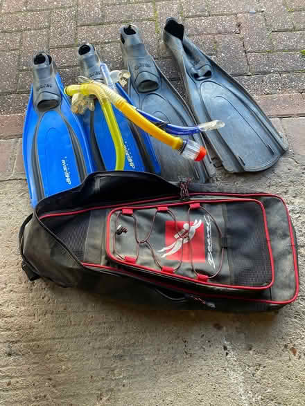 Photo of free Snorkling items, table, suitcase (Worcester park,Sutton) #3