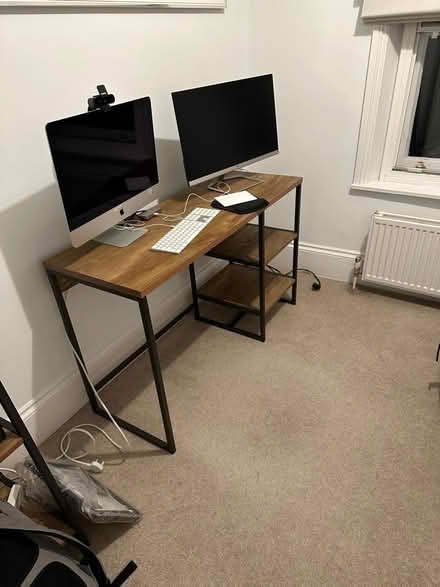 Photo of free Oak desk almost new (Nw31tj) #1
