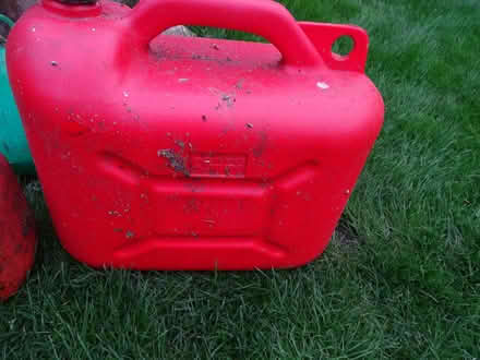 Photo of free 3x plastic fuel cans (Tolworth KT5) #3