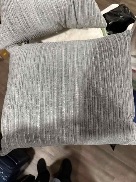 Photo of free throw pillows (Marysville) #1