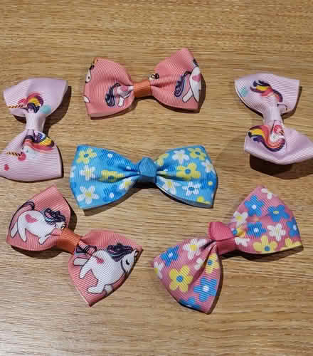 Photo of free 6 Girls' Hair Clip Bows (Hoxton Street N1) #1