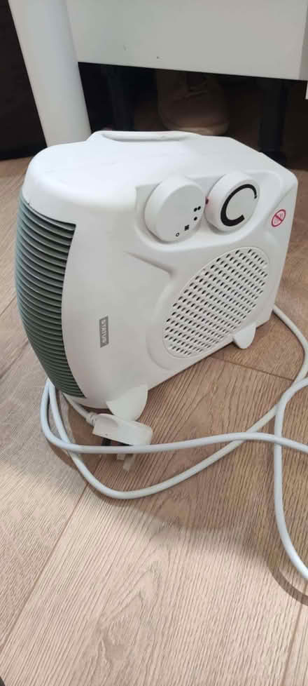 Photo of free Small heater (Gainsborough DN21) #2
