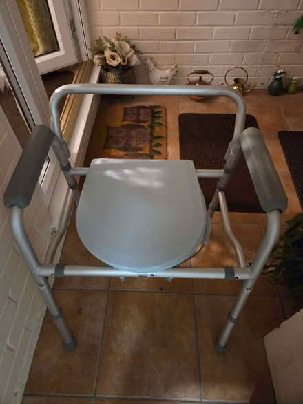 Photo of free Commode (Woodley RG5) #1
