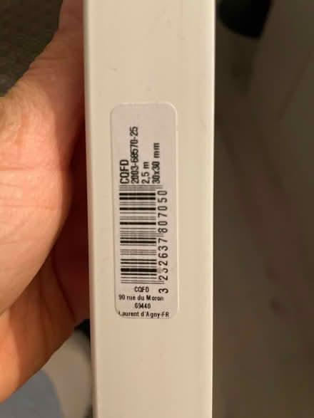 Photo of free 2.5m 30x30 white corner trim (Finsbury park) #1