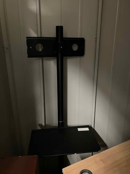 Photo of free TV stand (safestore NW1) #1