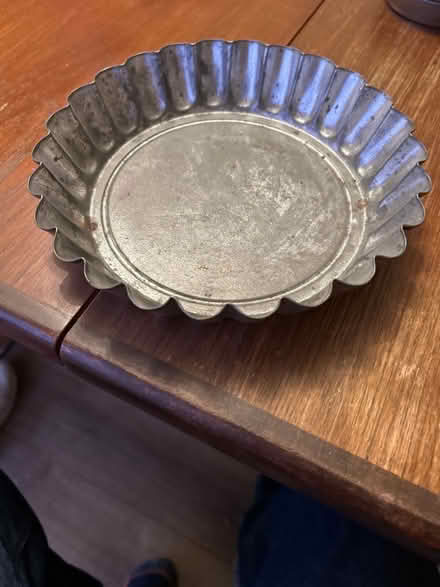 Photo of free Fluted side baking tin (Wallington PO16) #1