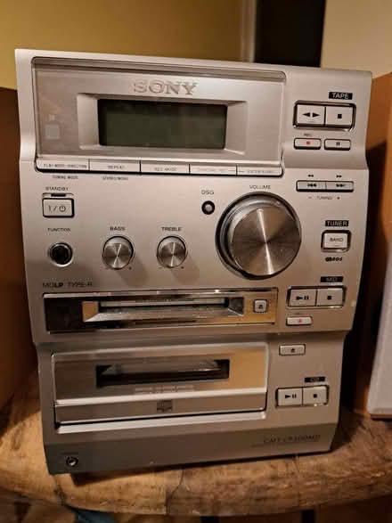 Photo of free old Sony mini hifi with 2 Sony speakers (Saltdean BN2) #2