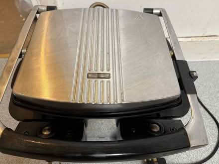 Photo of free Old Family-Sized Sandwich Press (Archway N19) #1