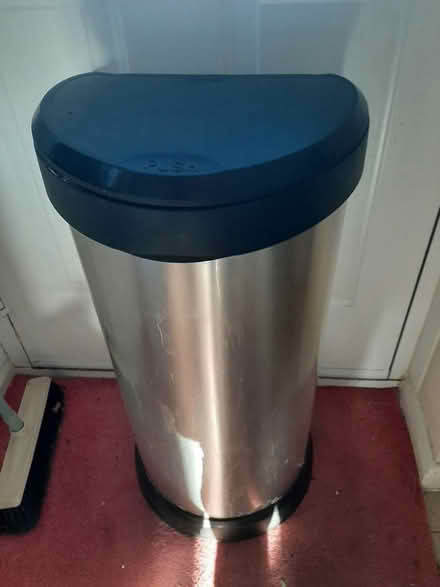 Photo of free Kitchen bin (Carlton) #1