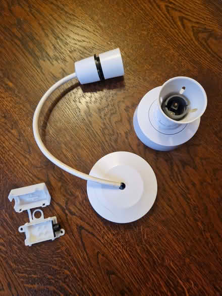 Photo of free ceiling pendant light socket and batten lampholder (Cherry Orchard SY2) #1