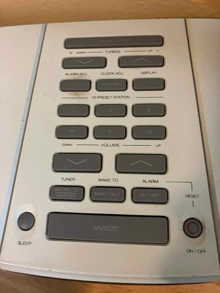 Photo of free Zenith clock radio (Bellevue) #2